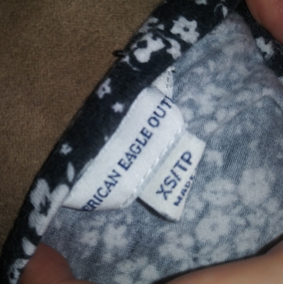 American Eagle back and white floral sundress - Picture 3 of 3